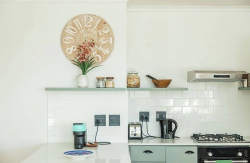 Constantia Cottage | Beautiful One Bedroom Garden Cottage Edging Groot Constantia