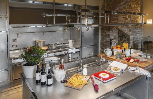 Radda in Chianti Villa | Beautiful private villa for 12 people with WIFI, A/C, private pool, close to Greve In Chianti