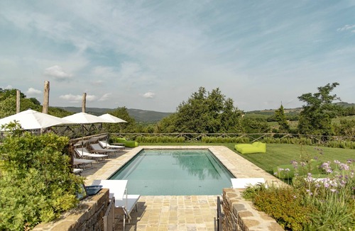 Radda in Chianti Villa | Beautiful private villa for 12 people with WIFI, A/C, private pool, close to Greve In Chianti
