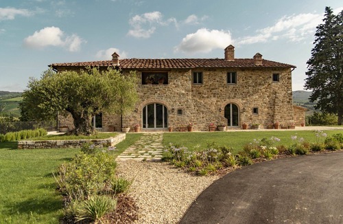 Radda in Chianti Villa | Beautiful private villa for 12 people with WIFI, A/C, private pool, close to Greve In Chianti