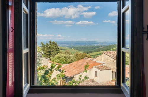 San Gimignano House | Beautiful private villa for 8 guests with private pool, WIFI, TV, terrace and pets allowed