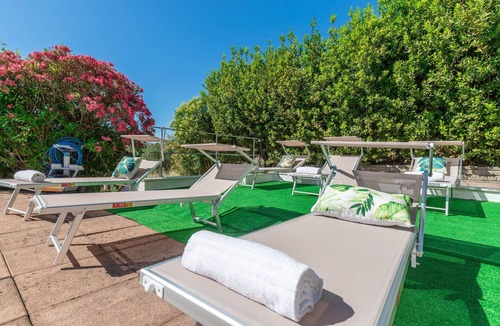 Cartoceto Villa | Beautiful private villa with WIFI, private pool, TV, patio, pets allowed and panoramic view