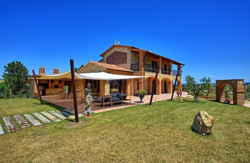 Peccioli Villa | Beautiful private villa with private pool, A/C, hot tub, WIFI, patio and panoramic view