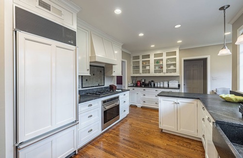 Bethesda House | Beautiful Spacious Entire House in Bethesda, Prime Location 7-Bedrooms