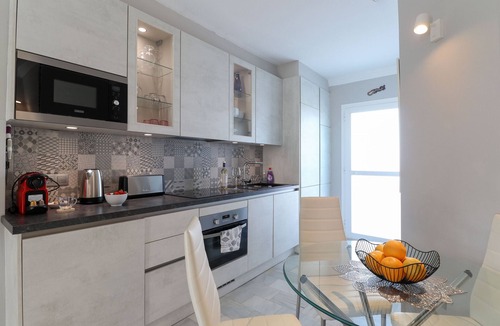 Urbanizacion Hacienda las Chapas Ski Chalet | Beautiful sunny townhouse - great resort facilities