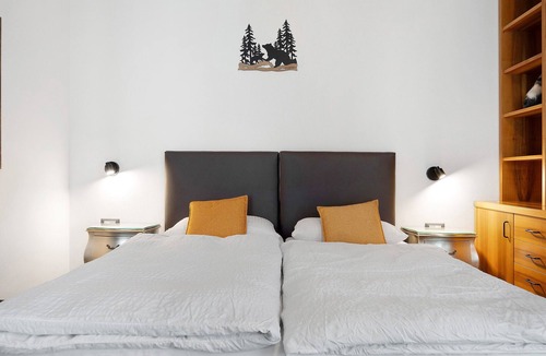 Pellizzano Bed & Breakfast | Bed and Breakfast 'Pellizzano' with Balcony and Wi-Fi