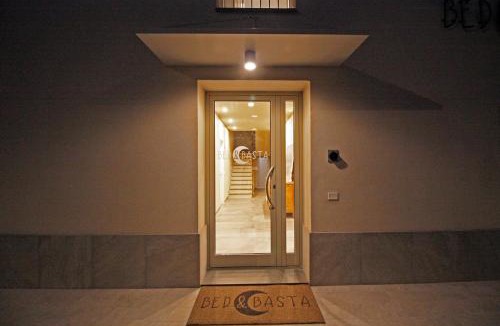 Reggio nell'Emilia House | Bed & Basta City