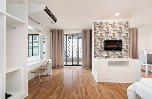 Ploenchit Apartment | Bed to Bliss