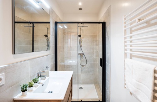 Albertville Apartment | Belle étoile - Private garage and terrace
