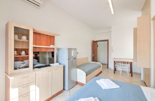 Rivabella Apartment | Belvilla by OYO Modern Apartment with Balcony