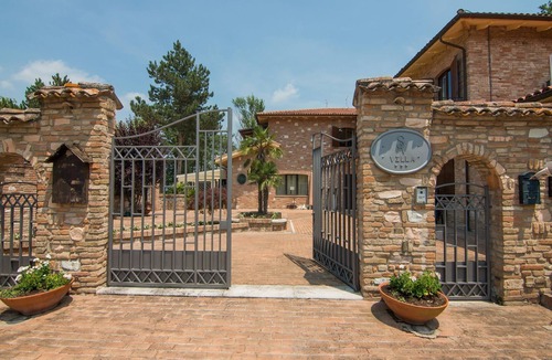 Fermignano Villa | Belvilla by OYO Villa Serra Alta 25