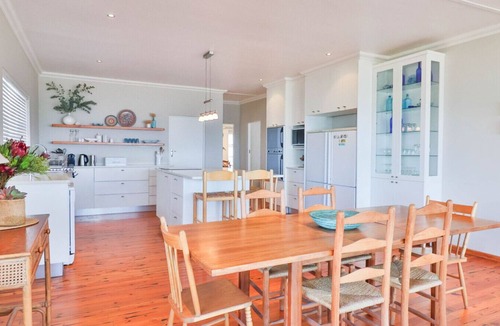 Kleinmond Apartment | Beskuit vir Ontbyt | Ocean breeze | Coffee & rusks