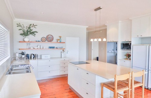 Kleinmond Apartment | Beskuit vir Ontbyt | Ocean breeze | Coffee & rusks