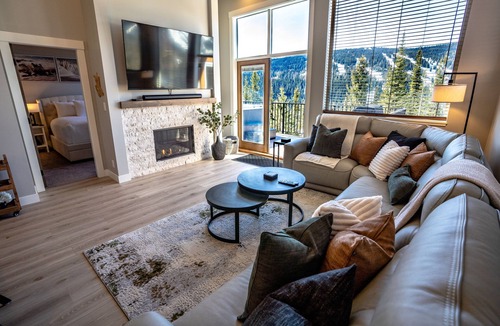 Sun Peaks Condo | Best Alpine Views in SP + Quality Luxury Furnishing + EV+ Steps out Ski + All Season Family Fun