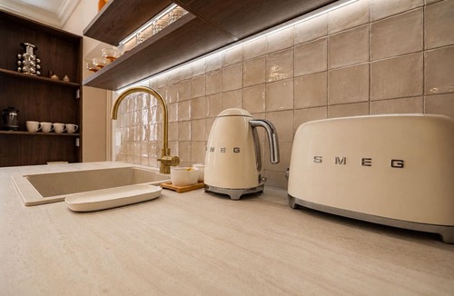 Jean-Medecin Apartment | Best location · Luxury new 5BR · Sleeps 12 · AC
