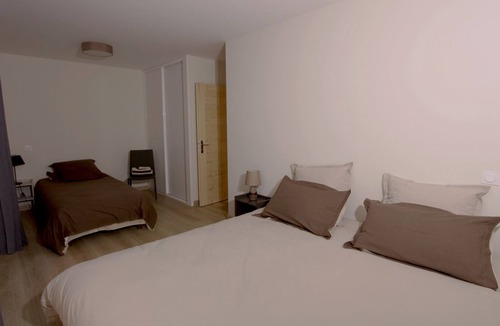 Faverges-Seythenex Apartment | BETWEEN LAKE AND MOUNTAINS: L'Arcalod - charming ★ cottage in the heart of Savoie