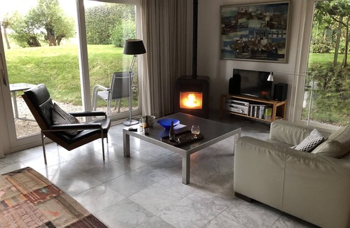 Twisk House | BETWEEN NORTHERN BEACH AND IJSSELMEER NEAR AMSTERDAM