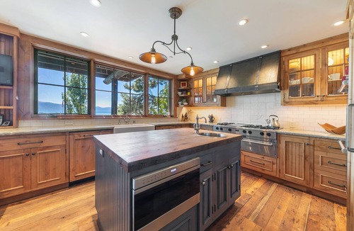 Carnelian Bay House | Beyond the Blue Lakefront Escape by Tahoe Getaways - Dog OK, Hot Tub, 6BR, Pier & Buoy