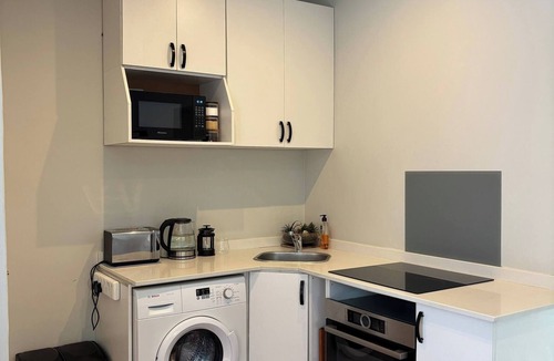 Greater Johannesburg Metropolitan Area House | Bheka Guest House Parktown North, Johannesburg