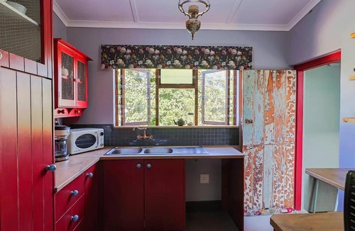 Kleinmond Apartment | Bietjie Sjiek | Charming Kleinmond Coastal Escape