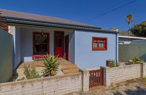 Kleinmond Apartment | Bietjie Sjiek | Charming Kleinmond Coastal Escape