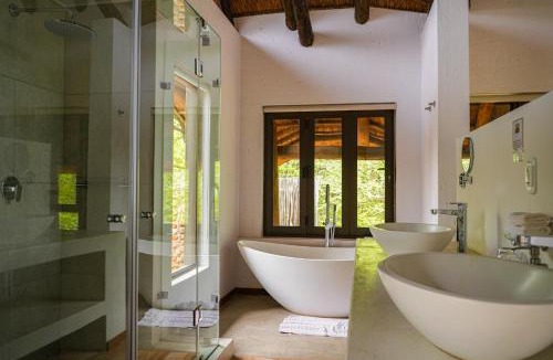 Moses Kotane Villa | Big 5 Thaba Lodge Black Rhino Pilanesberg