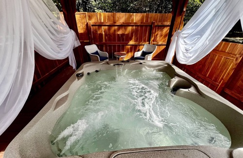 Lebanon Cabin | Billy Goat Hill Cabin - Romantic Cabana with Hot tub No Cleaning Fee or Chores