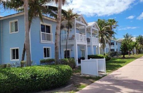 Alice Town Apartment | Bimini 2BR-2BA Ocean View Near Infinity Pool & Beach