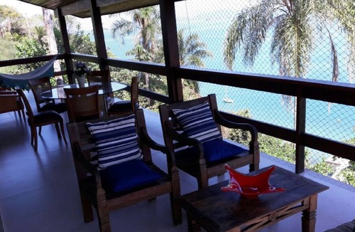 Biscaia House | Biscaia- Beautiful house facing the sea in a gated community with a beach.