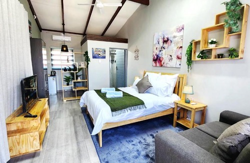 Greater Johannesburg Metropolitan Area Cabin | Blairgowrie Skyline