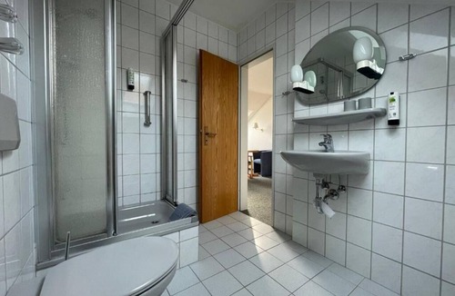 Burbach Hotel | Blaues Kreuz BBZ Holzhausen GmbH