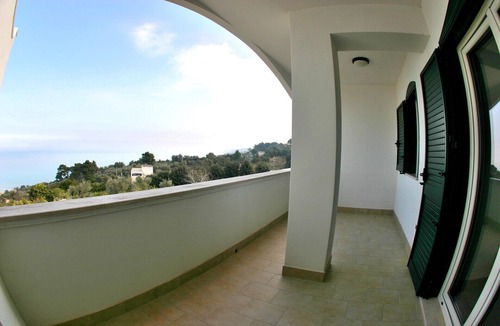 Contrada Convento Apartment | Blue apartment