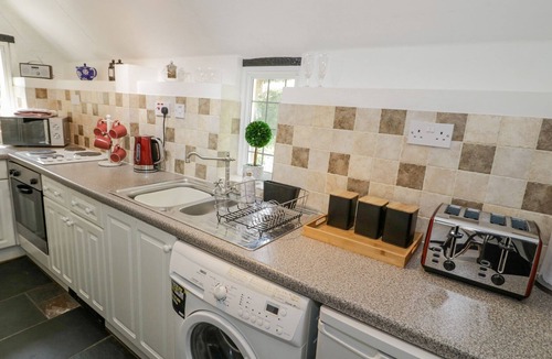 Shottery Cottage | BLUEBELL COTTAGE, pet friendly, with a garden in Shottery