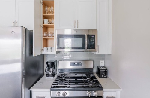 Bethesda Apartment | Blueground | Bethesda, fitness center, nr Park