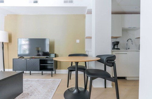 Kalorama Heights Apartment | Blueground | Kalorama Heights, fitness, nr Zoo