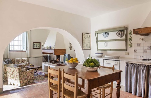Bucine House | Bòggina, Petrolo winery.Exclusive farmstay with pool and garden.Walk to village.