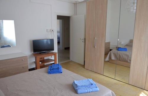 Fossolo Bed & Breakfast | Bologna Dream Bed and Breakfast - Short Lets Apartments - Room 2