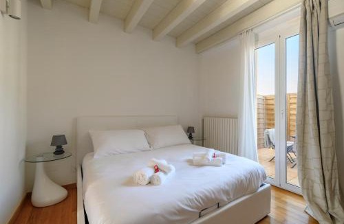 Saragozza-Porto Apartment | BolognaCentro 2Bedr and Terrace Near Central Station