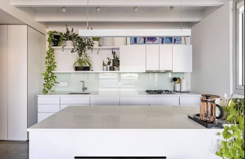 Chinatown Apartment | Book now! Urban 1BR with AC | FIFA| Rogers Arena | Parking