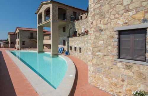 Gaiole in Chianti Apartment | Borgo di Gaiole - Casa Julietta - apartment with a view & travel guide