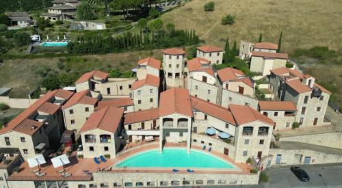 Gaiole in Chianti Apartment | Borgo di Gaiole - Casa Julietta - apartment with a view & travel guide