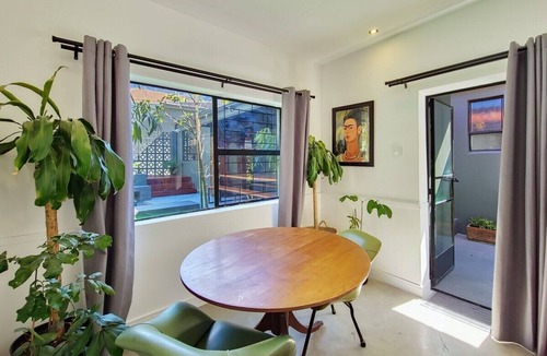 Cape Town City Centre House | Botanica - Sunny villa ideal for large groups