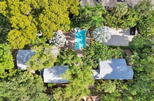 Sailboat Bend Apartment | Bougainvillea Tropical Oasis Studio with Pool