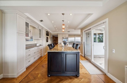 Thousand Oaks House | Bouquet Cottage (4-Bedroom Home) with Pool - Pets Allowed by RedAwning