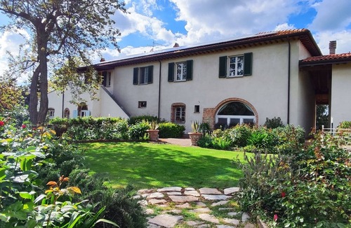 Santa Luce House | Boutique eco Agriturismo nestled among ancient olive trees and stunning Tuscan hills