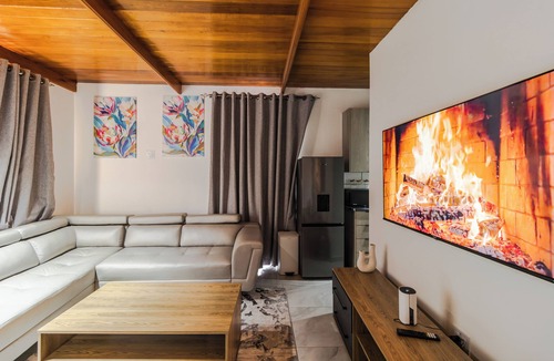 Greater Johannesburg Metropolitan Area Apartment | Boutique Hotel-Style Room In Ferndale-F6
