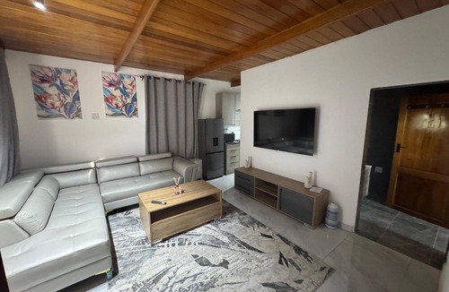Greater Johannesburg Metropolitan Area Apartment | Boutique Hotel-Style Room In Ferndale-G7
