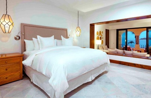 Santa Rosa Resort | Boutique luxury resort in Los Cabos. Free Golf and VIP transportation included.