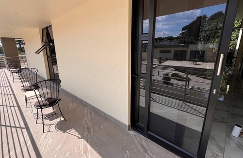 Greater Johannesburg Metropolitan Area Villa | Braham Lodge- The Metaphor