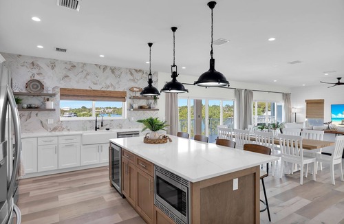 Marathon Cottage | Brand new 5bed/6Bth pool w/76 ft of Dockage- 2 Homes Next Door Available as well